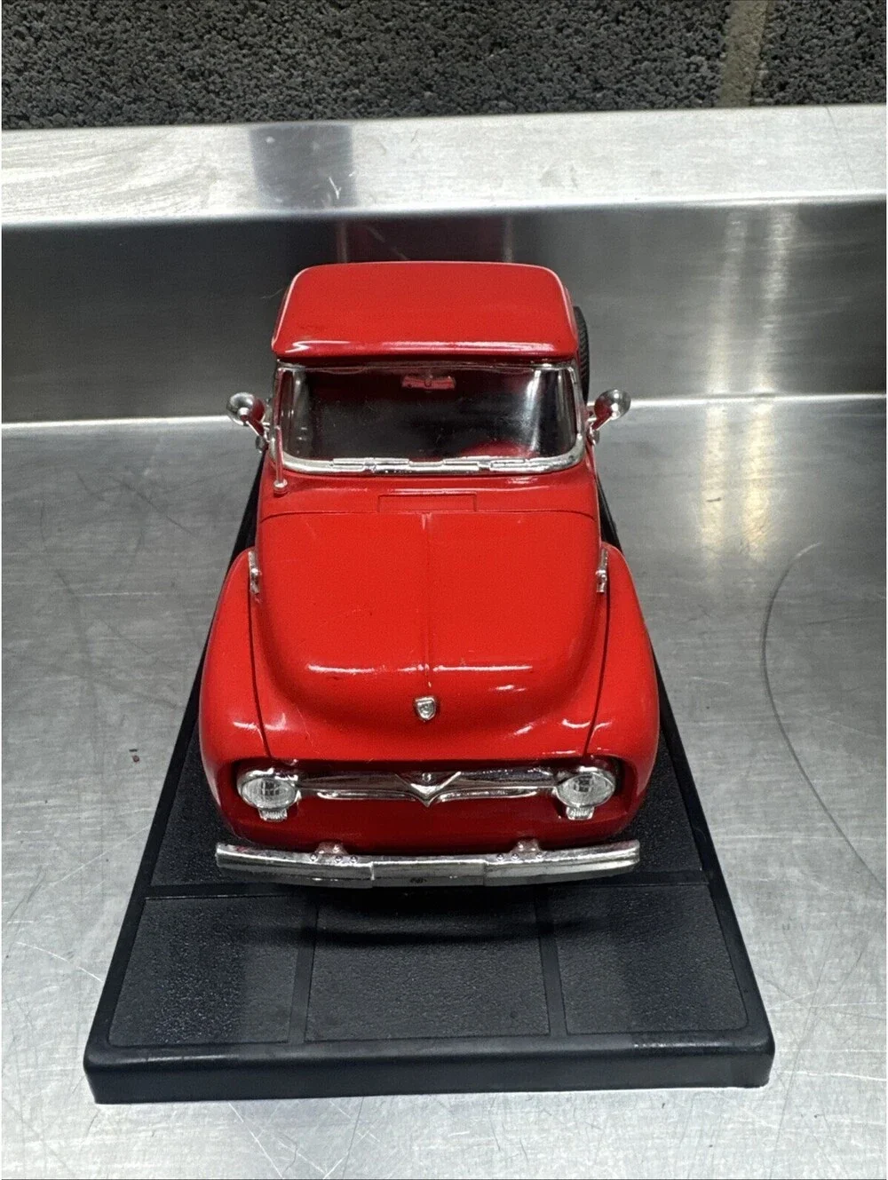 Mira 1956 Ford F-100 Pick-Up 1:18 Scale